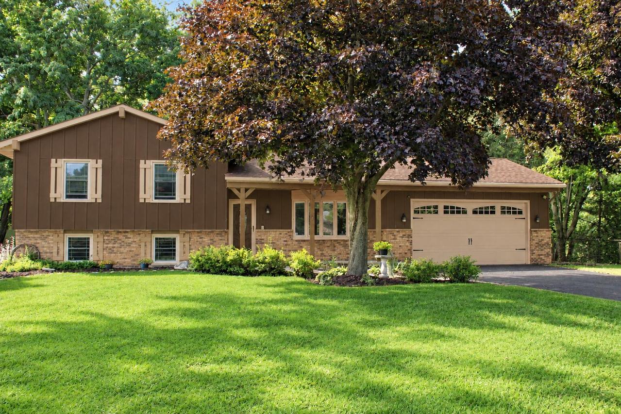 6905 Colt Cir, Barton, WI 53090