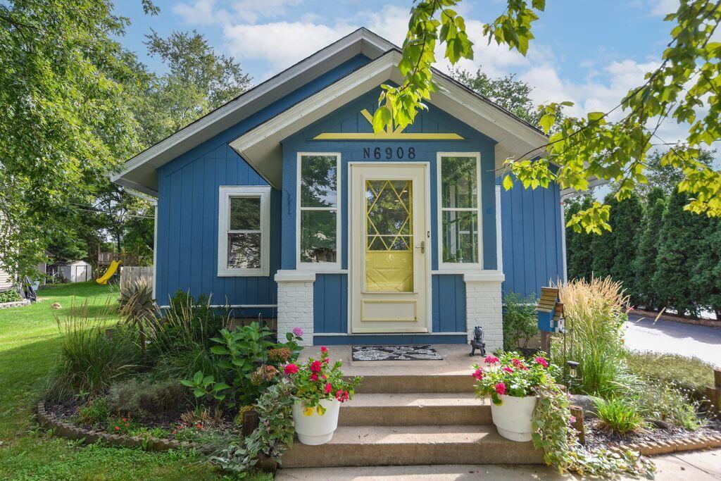 W282N6908 Main St, Merton, WI 53056