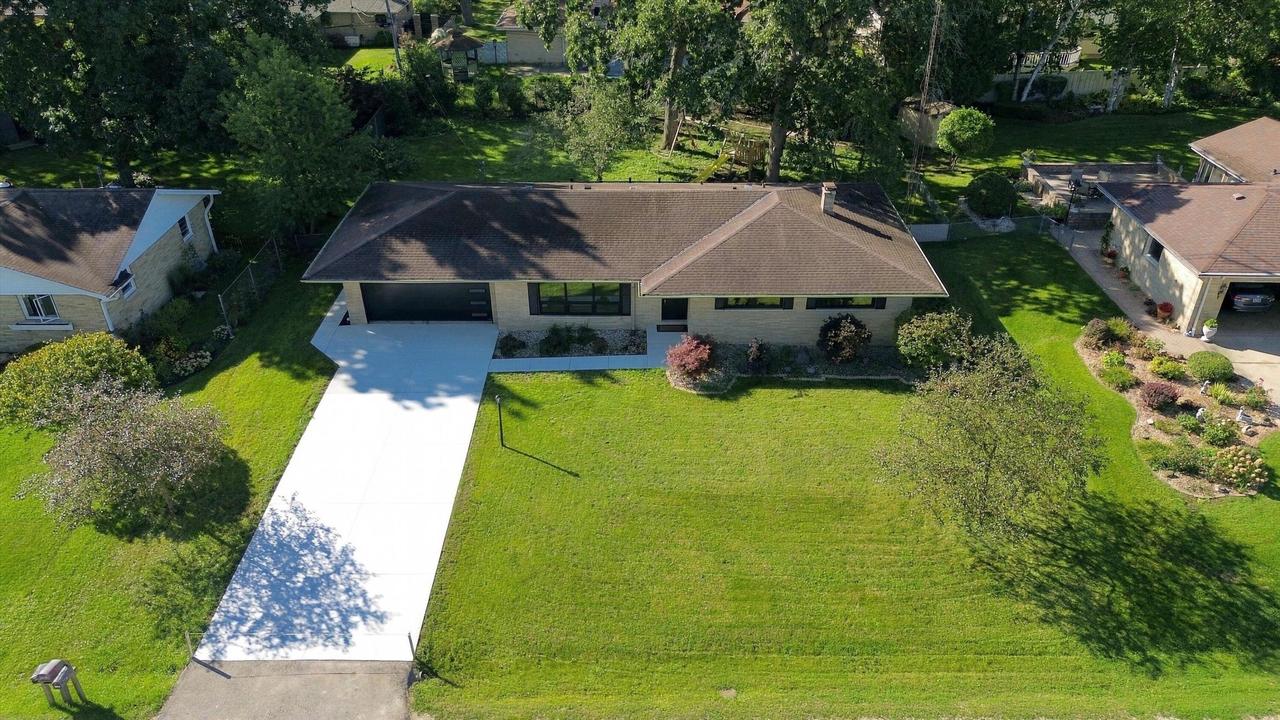 4205 86th Sts, Pleasant Prairie, WI 53142