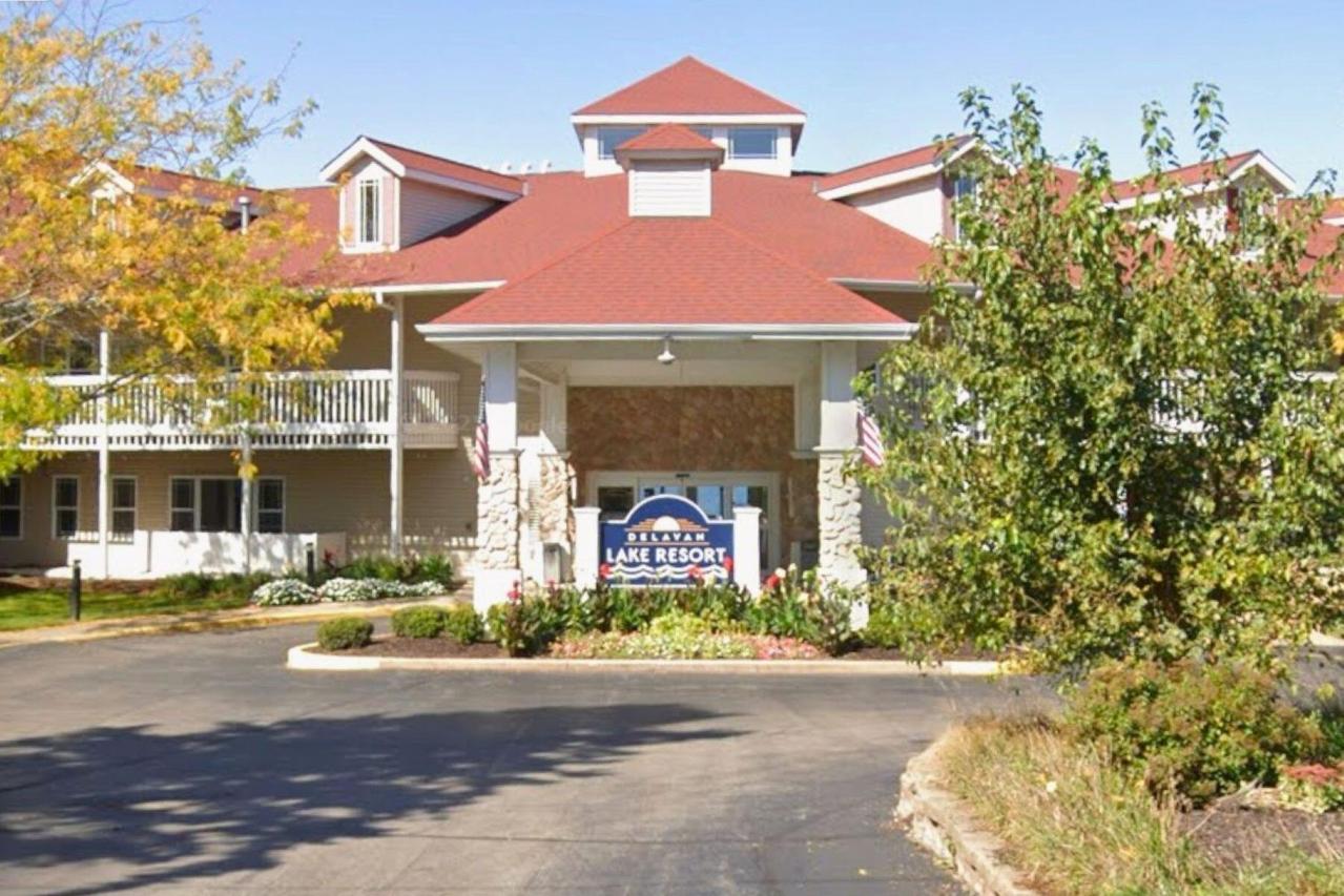 1505 S Shore Dr #318, Delavan, WI 53115
