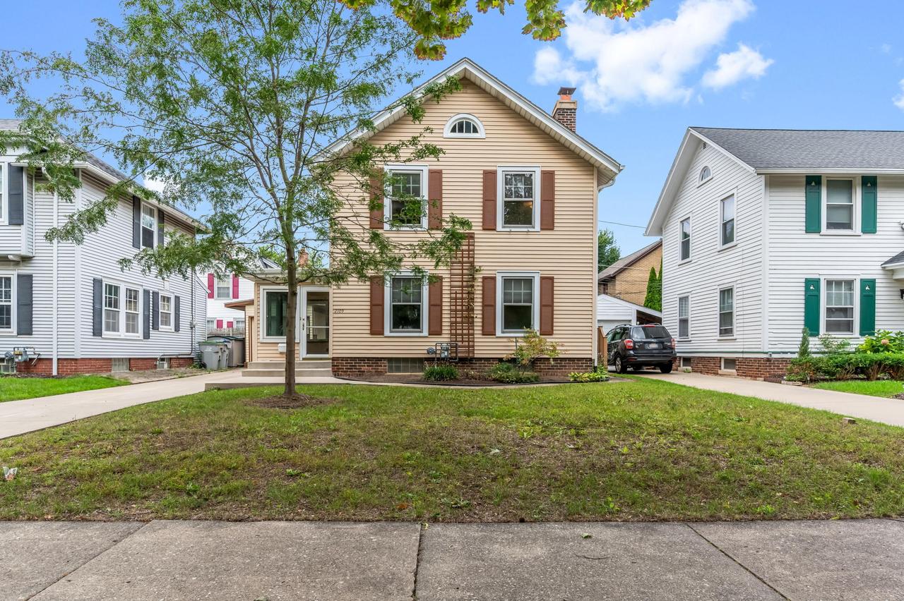 2109 N 53rd St, Milwaukee, WI 53208