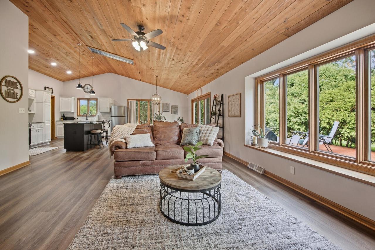 11506 W Janet Ct, Franklin, WI 53132