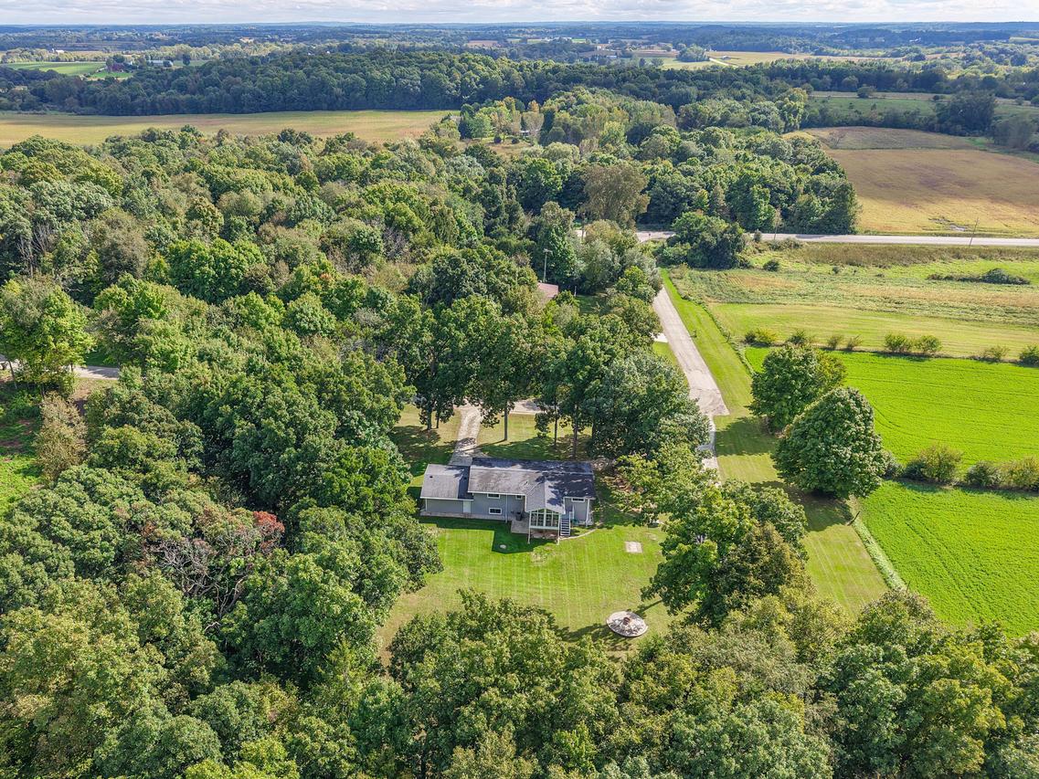W3144 Thiesen Ln, Jefferson, WI 53137
