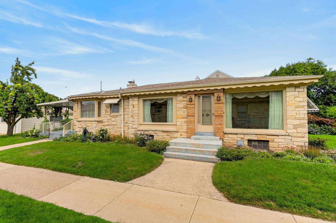 3579 S 14th St, Milwaukee, WI 53221