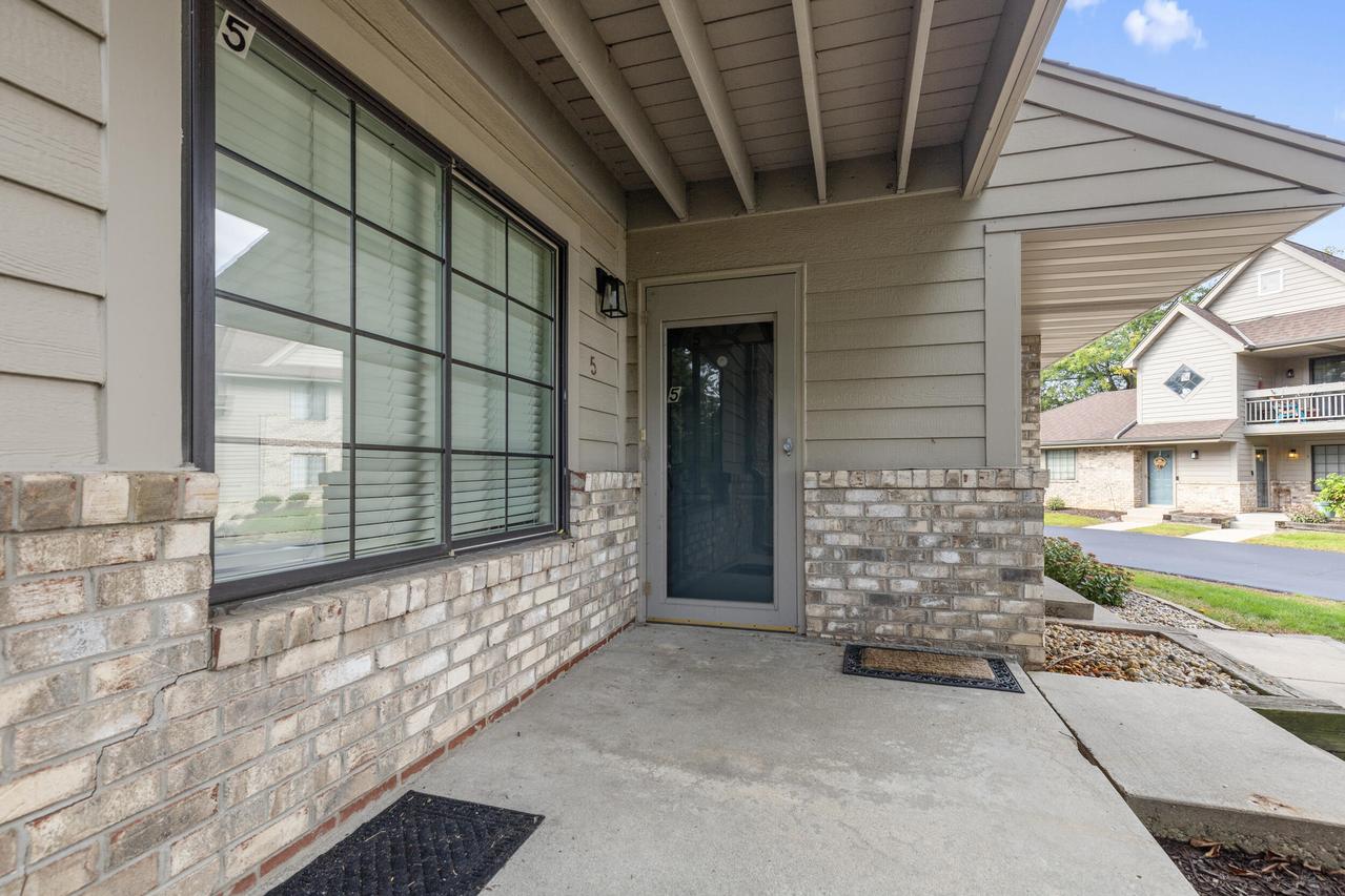 N80W12900 Fond Du Lac Ave #5, Menomonee Falls, WI 53051