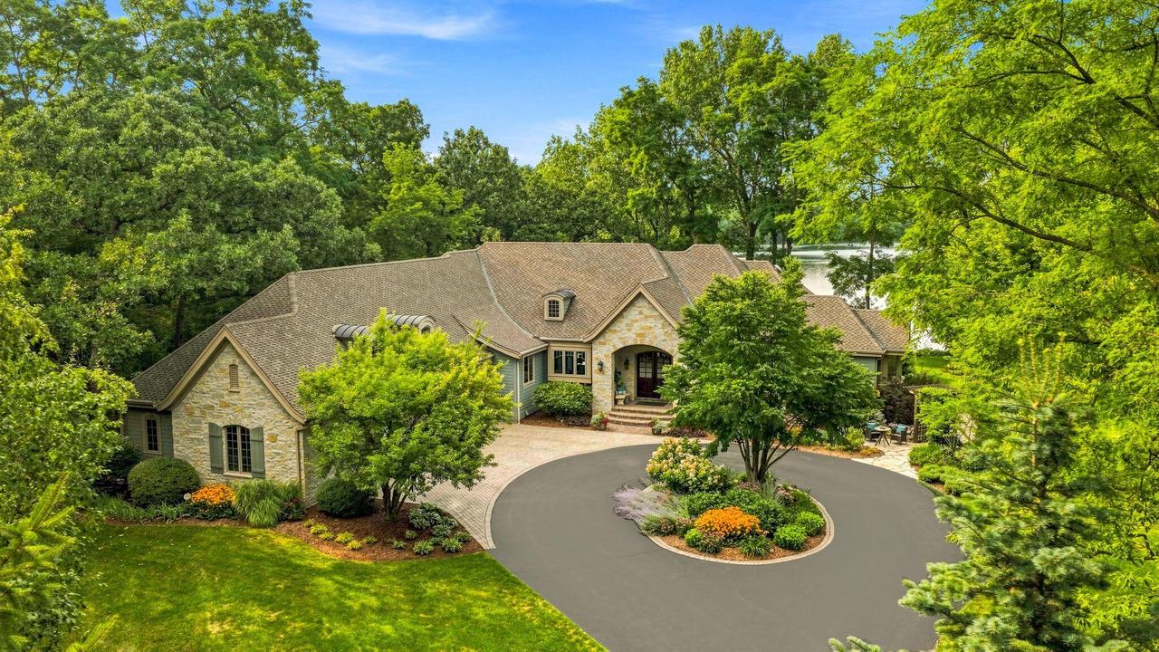 34604 W Sunset Dr, Summit, WI 53066