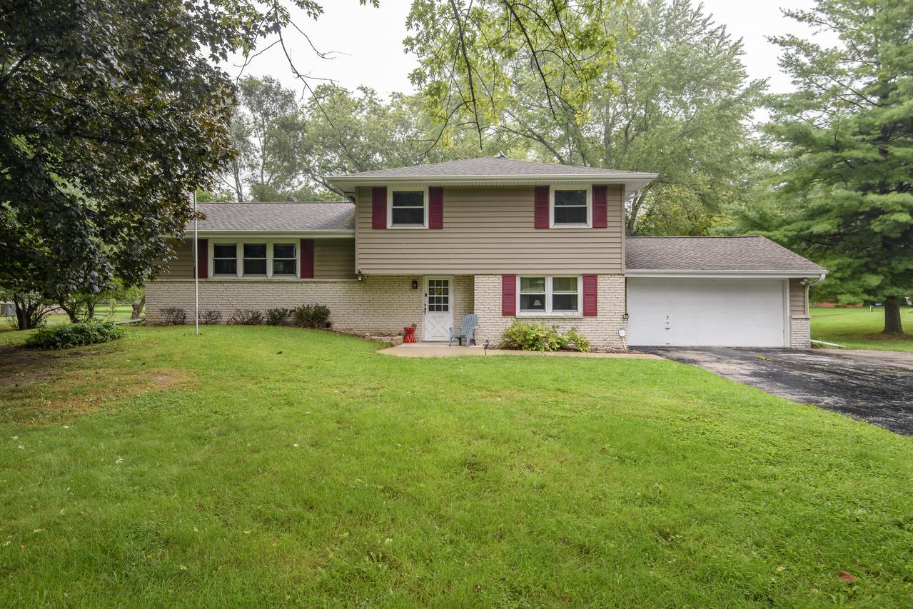 W276N1606 Spring Creek, Pewaukee, WI 53072