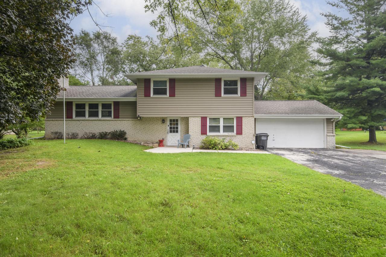 W276N1606 Spring Creek, Pewaukee, WI 53072