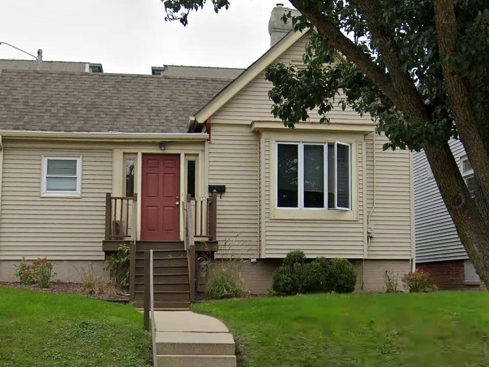 2032 W Michigan St, Milwaukee, WI 53233