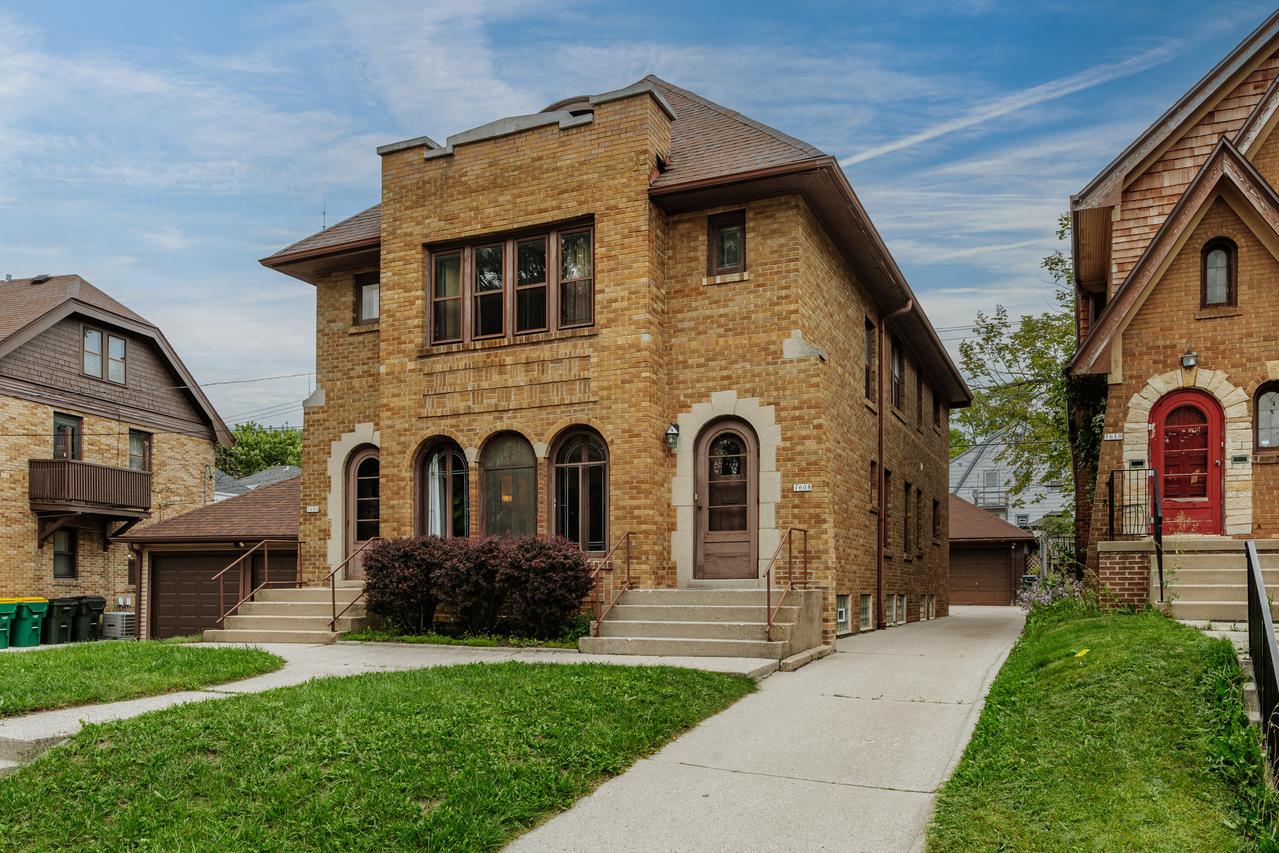 1606 E Newton Ave. #1608, Shorewood, WI 53211
