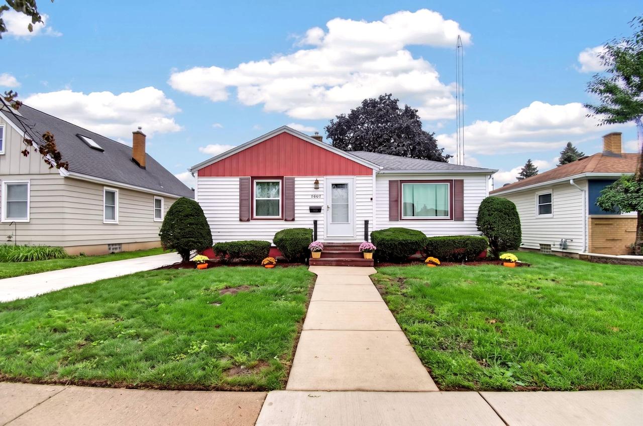 7807 35th Ave, Kenosha, WI 53142