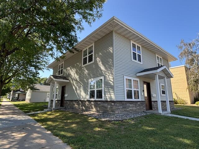 625 Wall St #1, La Crosse, WI 54603