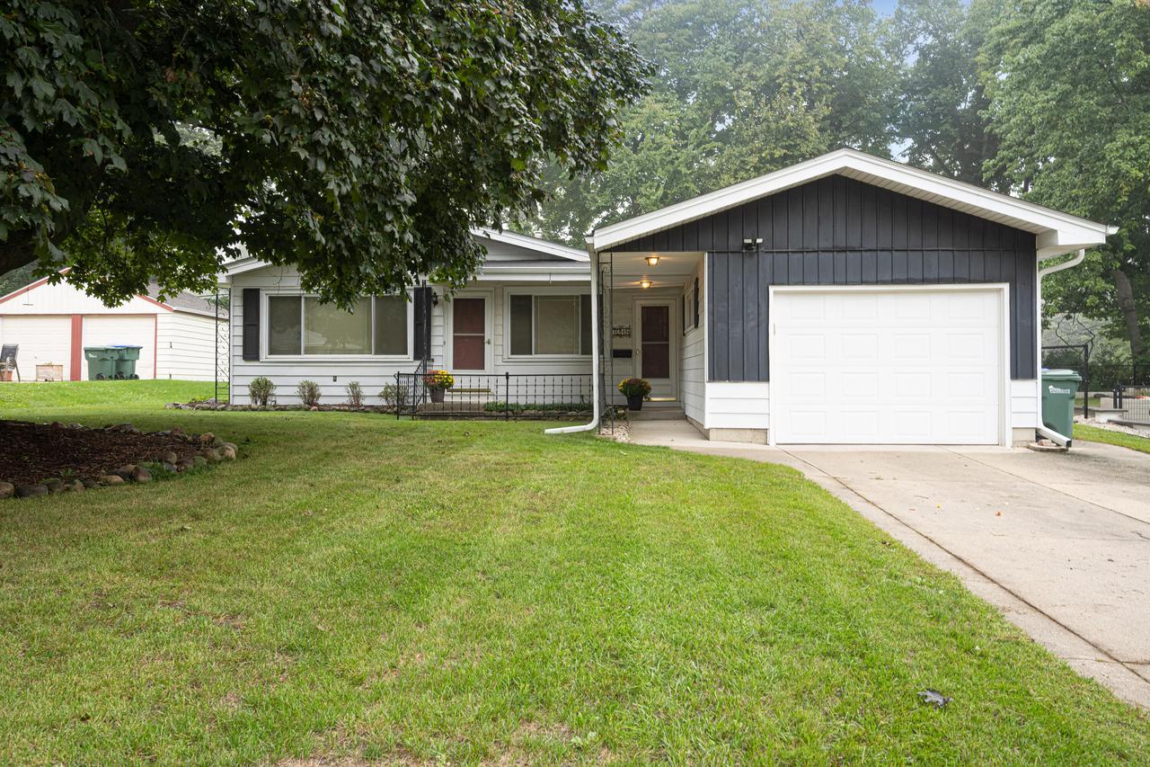 7218 Elberton Ave, Greendale, WI 53129