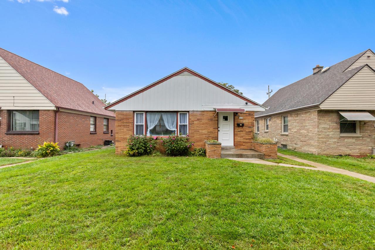 7118 W Medford Ave, Milwaukee, WI 53218