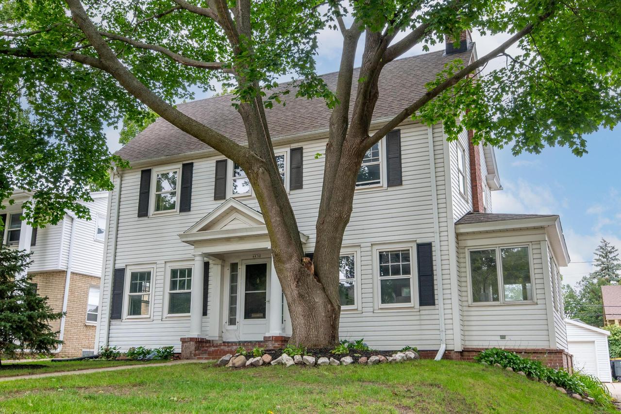 6836 W Wisconsin Ave, Wauwatosa, WI 53213