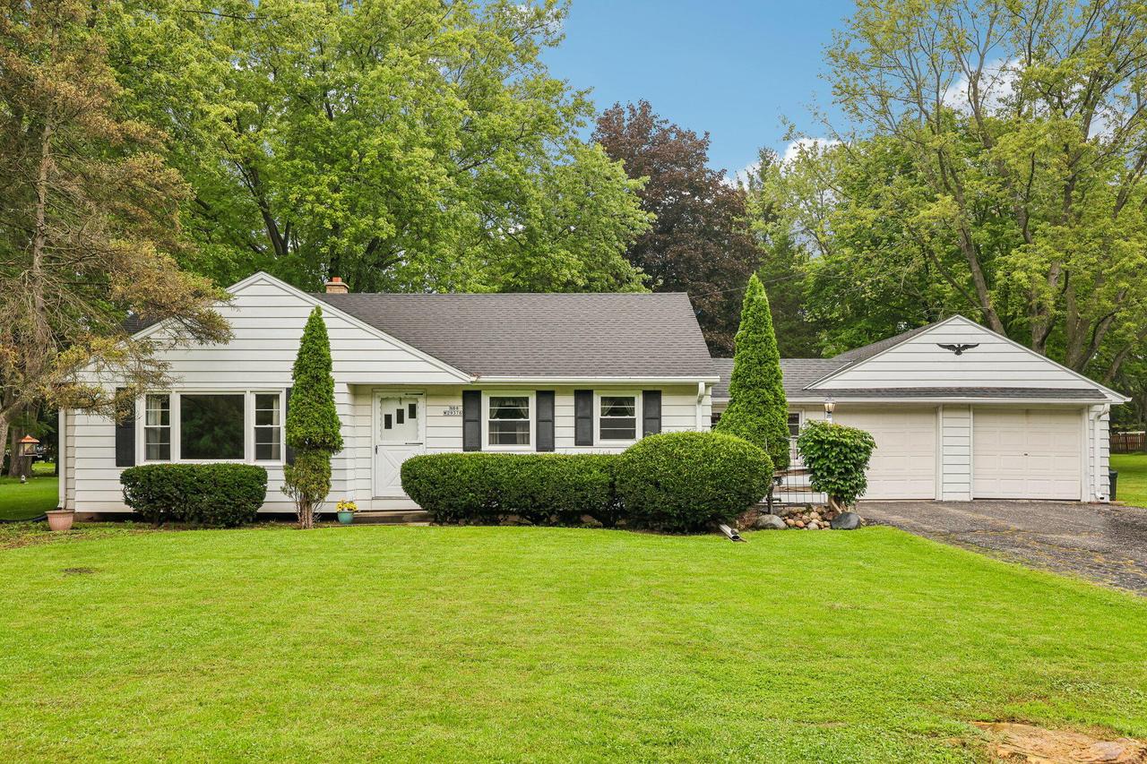 N68W29376 Hartling Rd, Merton, WI 53029