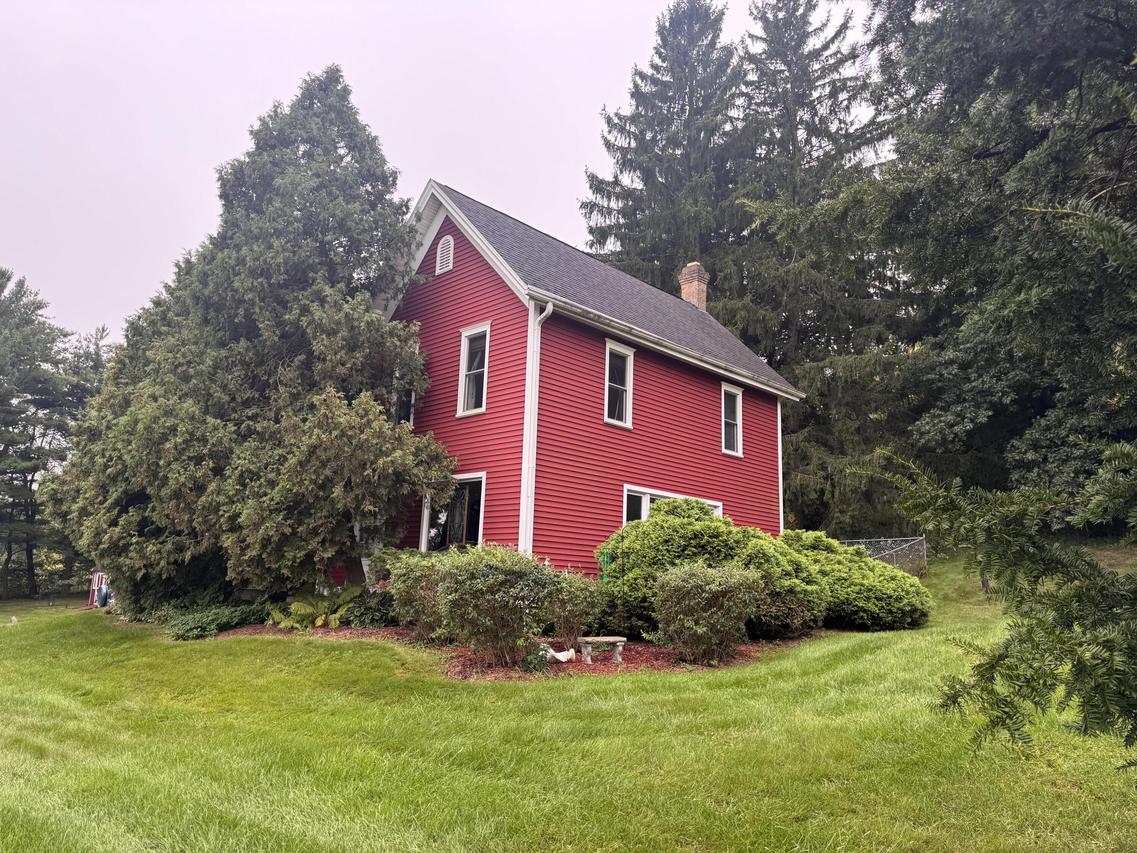 4406 Northwest Hwy., Waterford, WI 53185