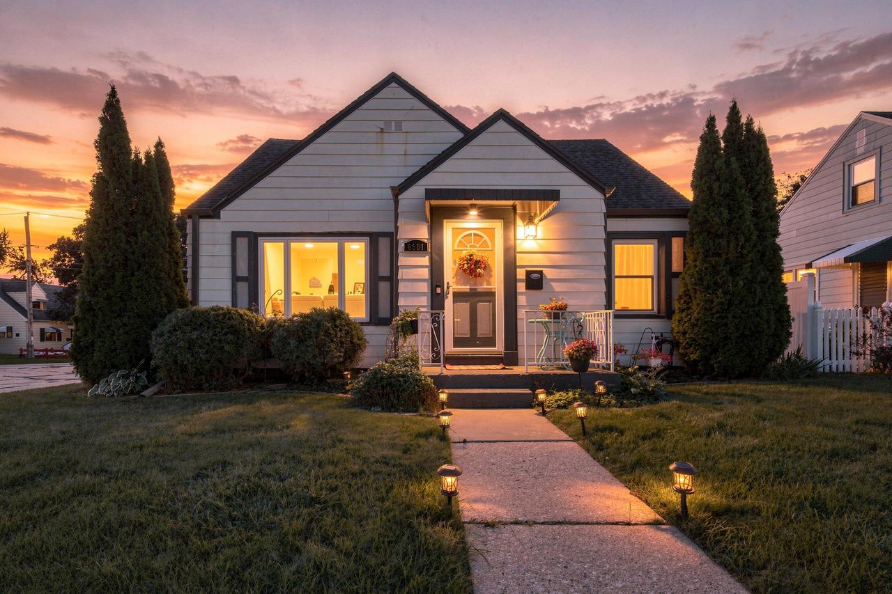 6501 W Arthur Ave, West Allis, WI 53219