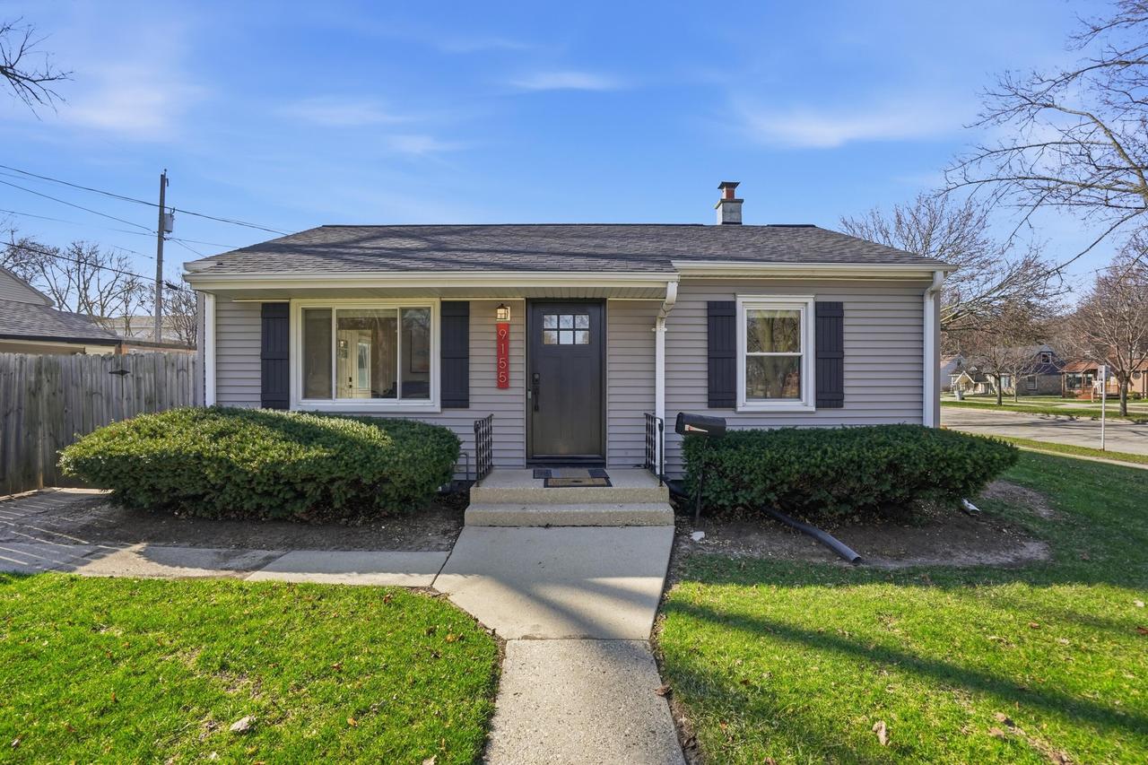 9155 W Park Hill, Milwaukee, WI 53226