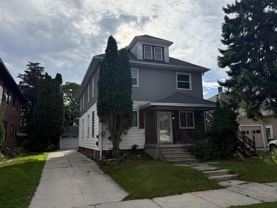 2009 S 14th St #2011, Sheboygan, WI 53081