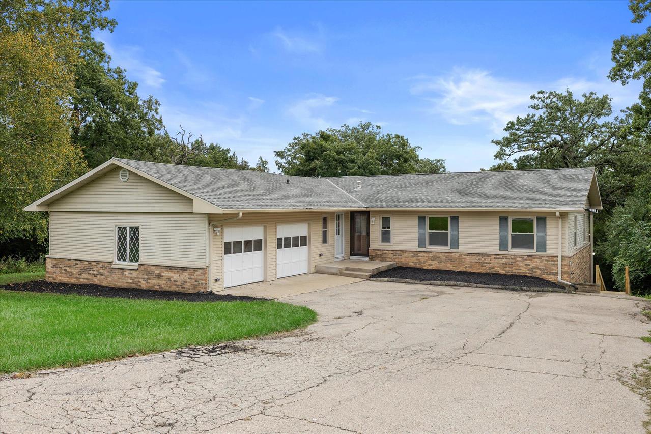 6511 203rd Ave, Bristol, WI 53104