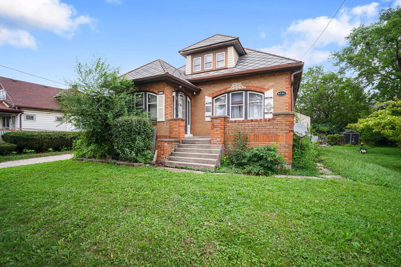 8734 W Fond Du Lac Ave #8738, Milwaukee, WI 53225