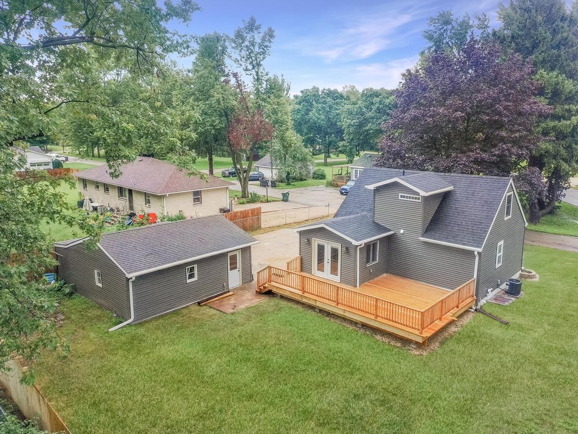 W1390 W Greenview Rd, Bloomfield, WI 53128