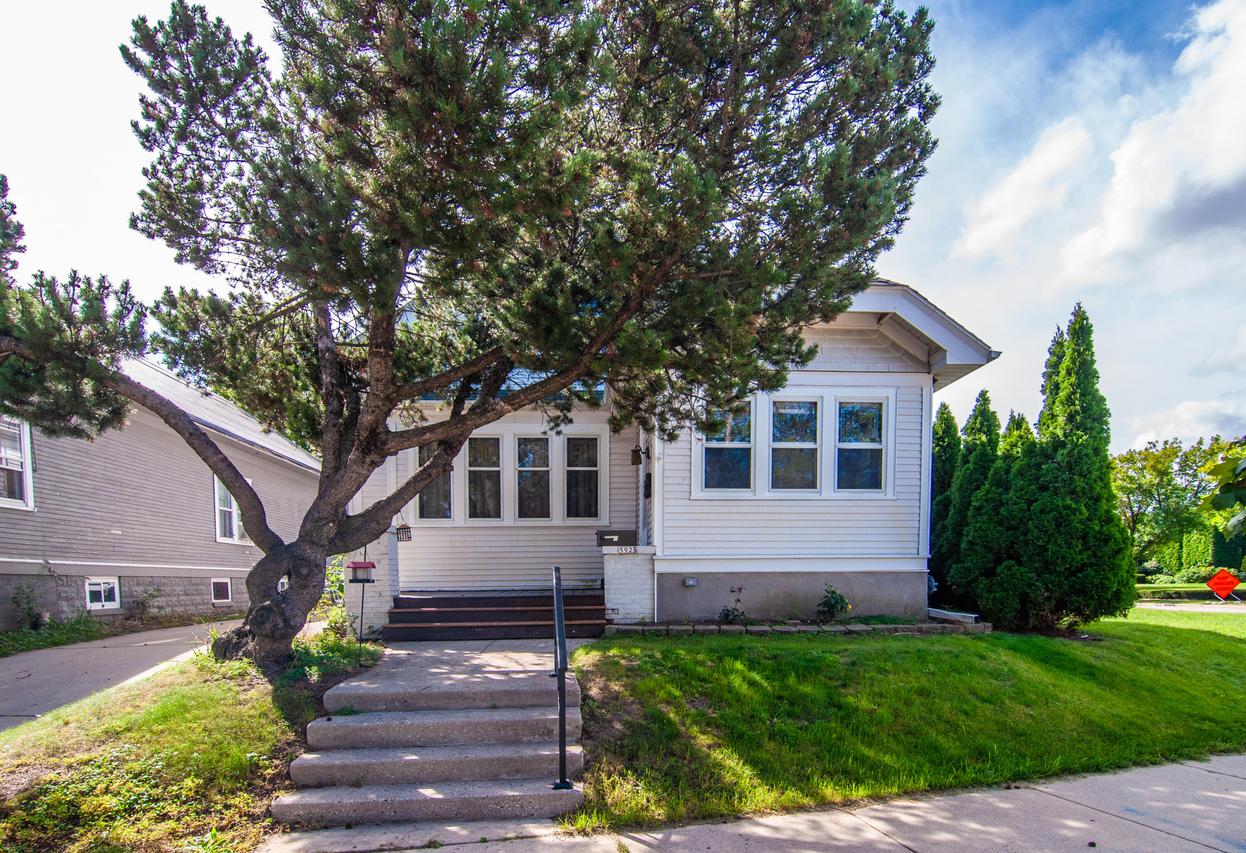 5925 W Lloyd St, Milwaukee, WI 53208