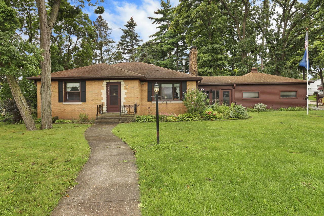 6536 Pershing Blvd, Kenosha, WI 53142
