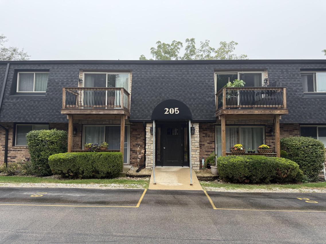 205 Williams St #7, Williams Bay, WI 53191
