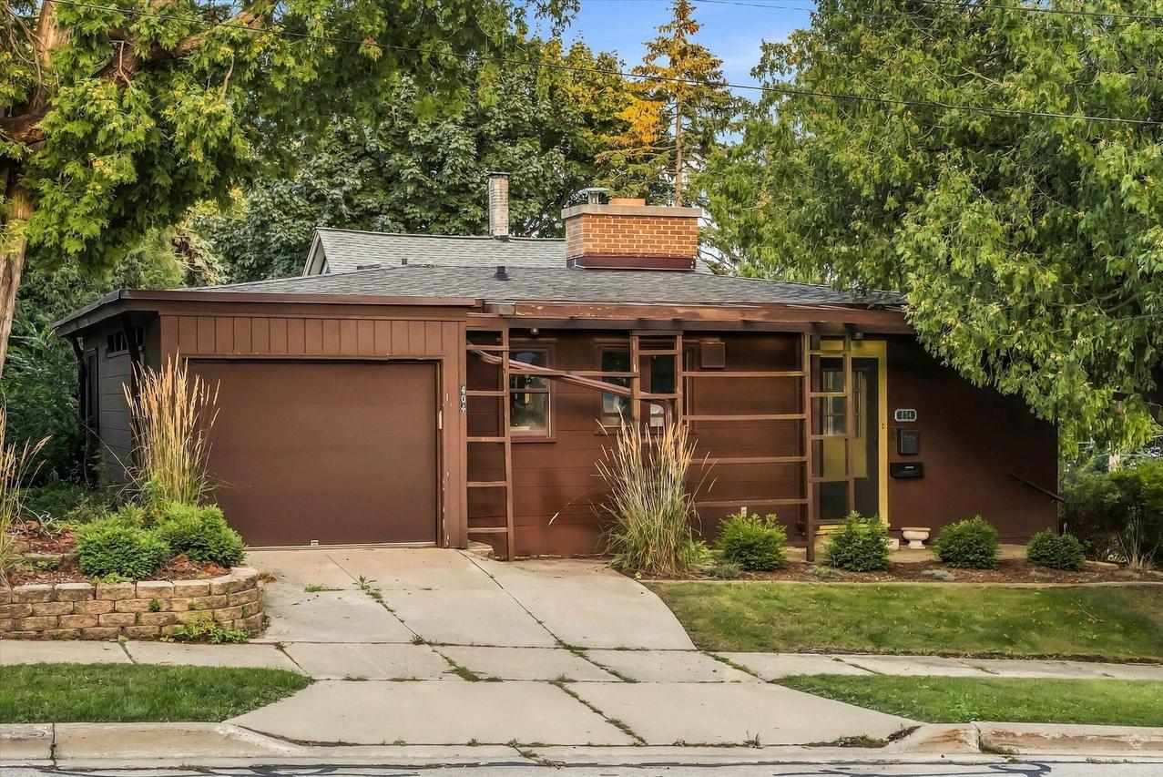 404 N Milwaukee St, Port Washington, WI 53074