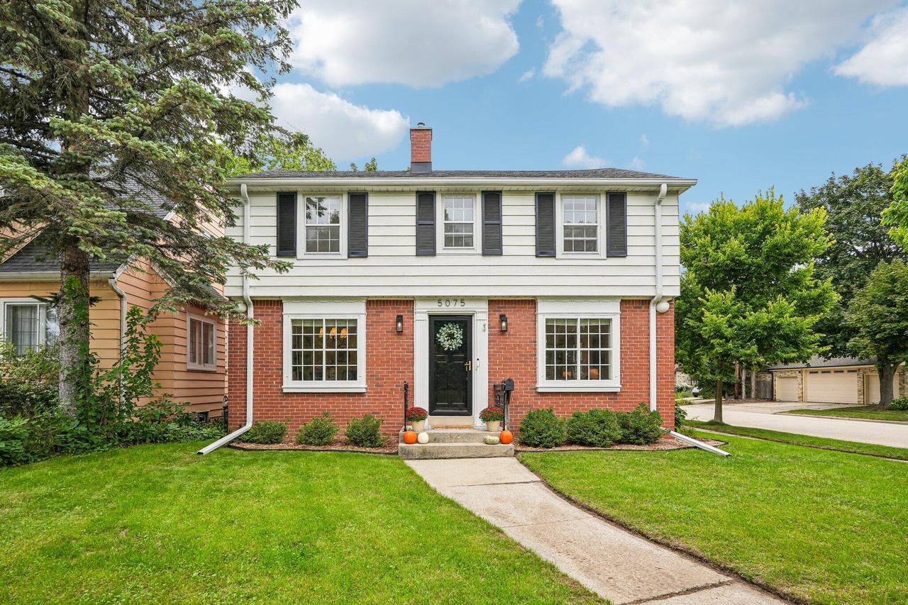 5075 N Berkeley Blvd, Whitefish Bay, WI 53217