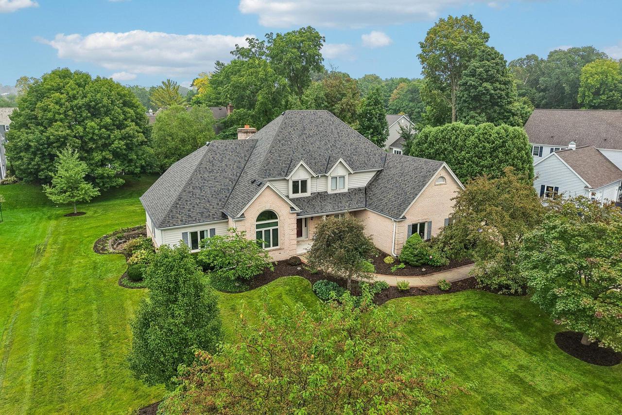 3590 Nassau Dr, Brookfield, WI 53045
