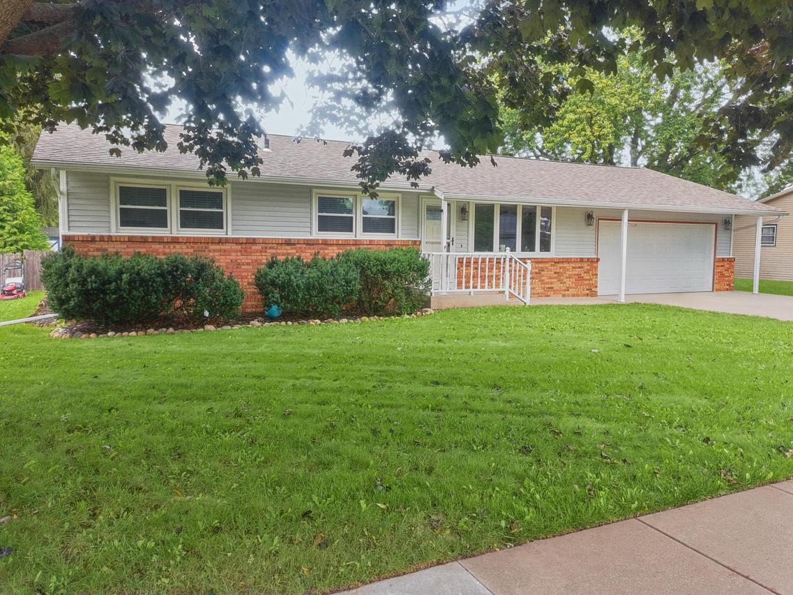 504 Westview Ave, Clinton, WI 53525