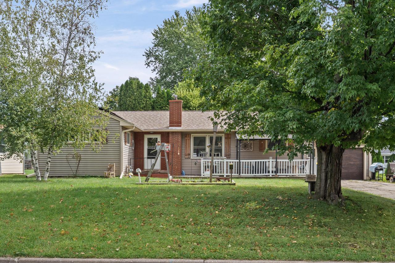 407 Long Coulee Rd, Holmen, WI 54636