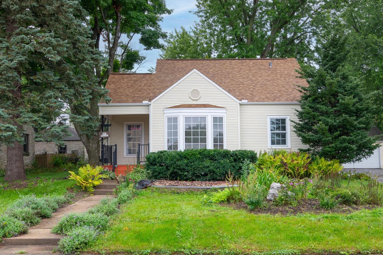 N85W16159 Appleton Ave, Menomonee Falls, WI 53051