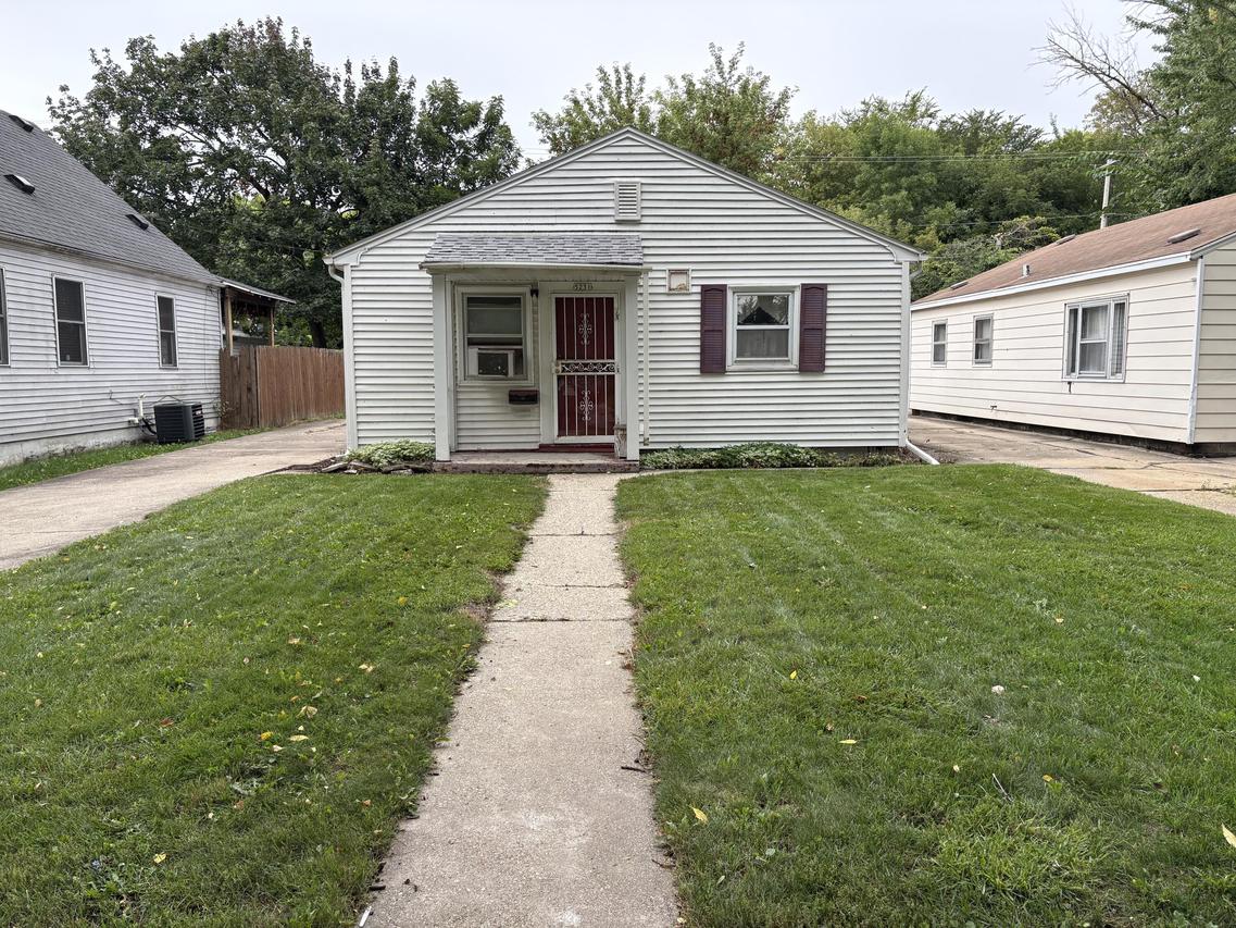 5231 N 52nd St, Milwaukee, WI 53218
