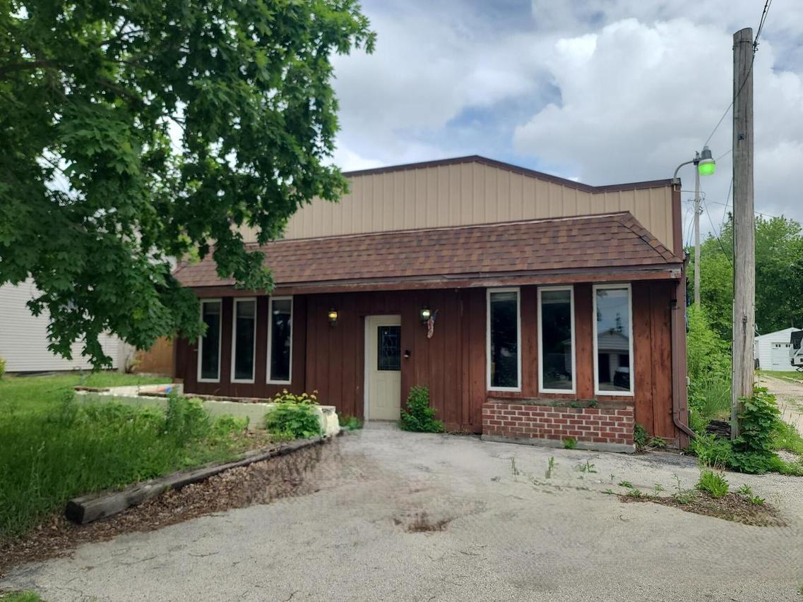 227 N Harmon St, Waldo, WI 53093