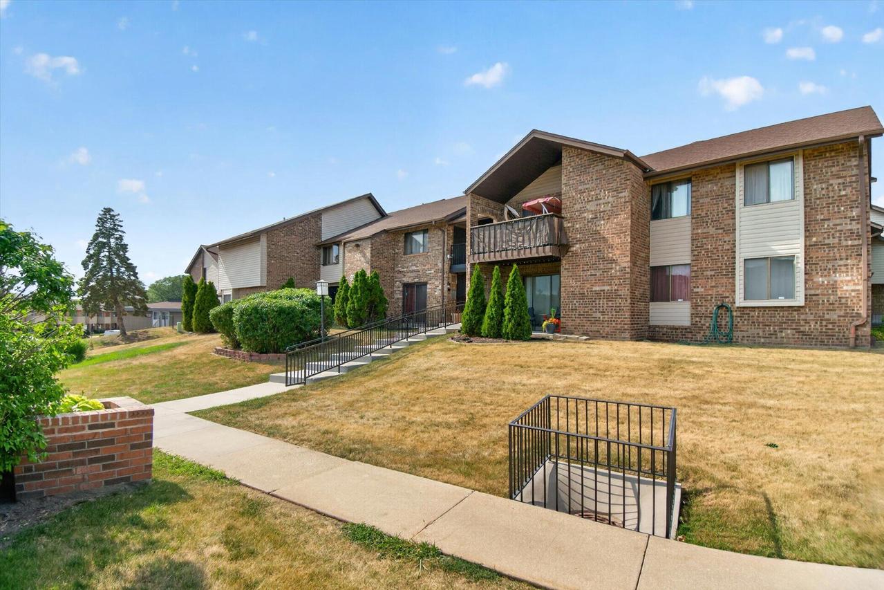9034 W Lisbon Ave #32, Milwaukee, WI 53222
