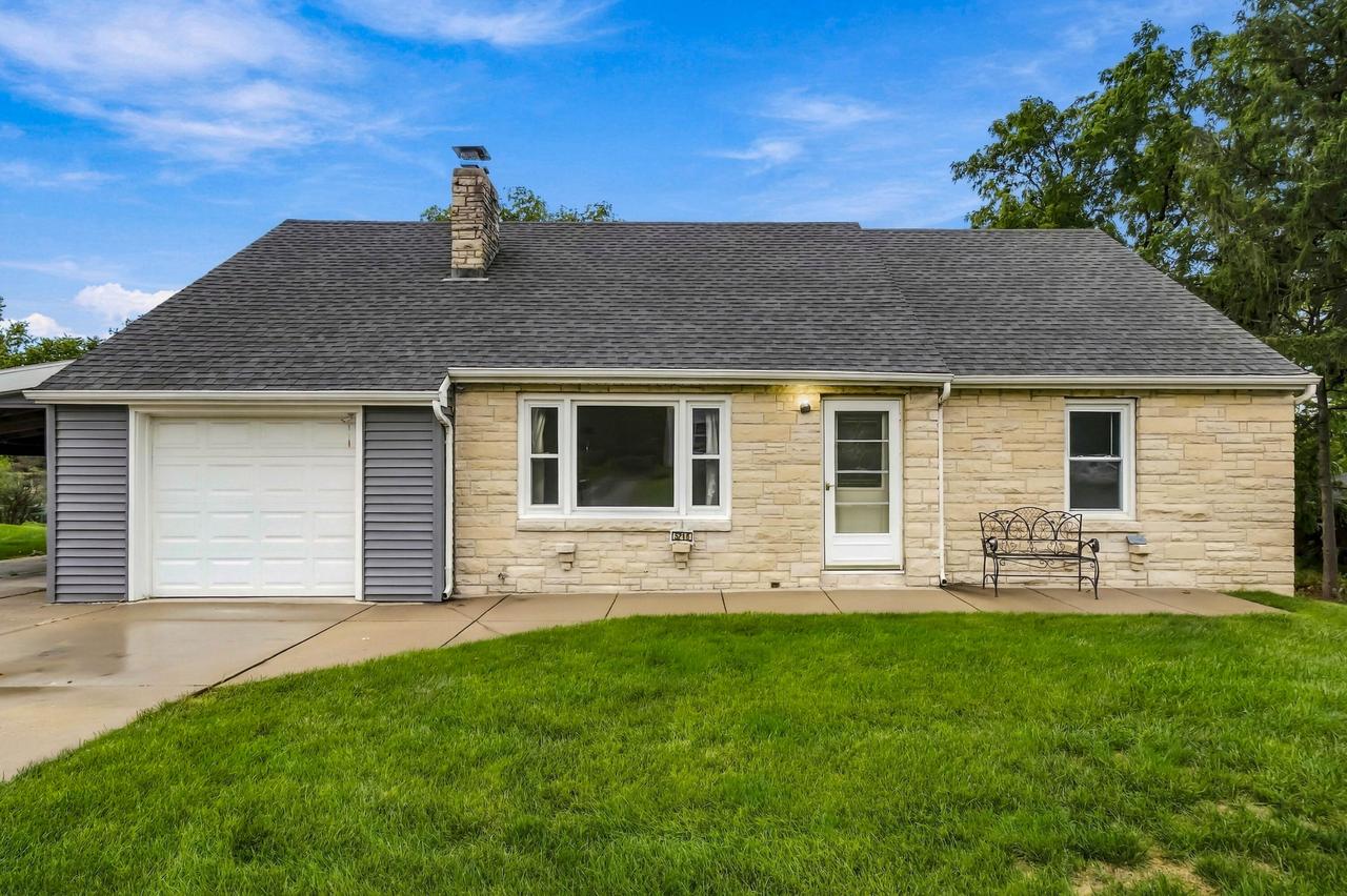 5216 Erling Ave, McFarland, WI 53558