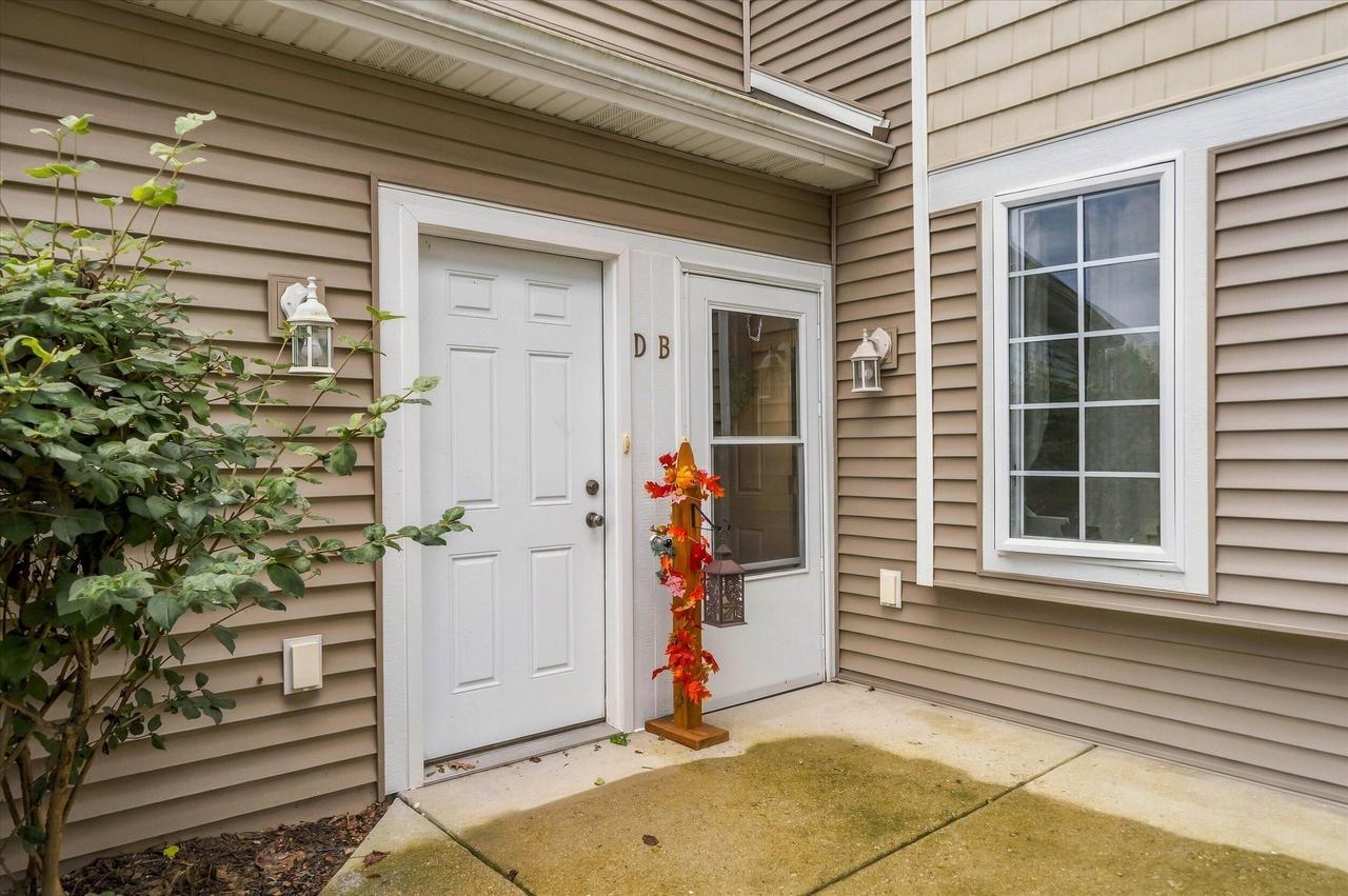 752 Bridlewood Dr #2202D, Hartford, WI 53027