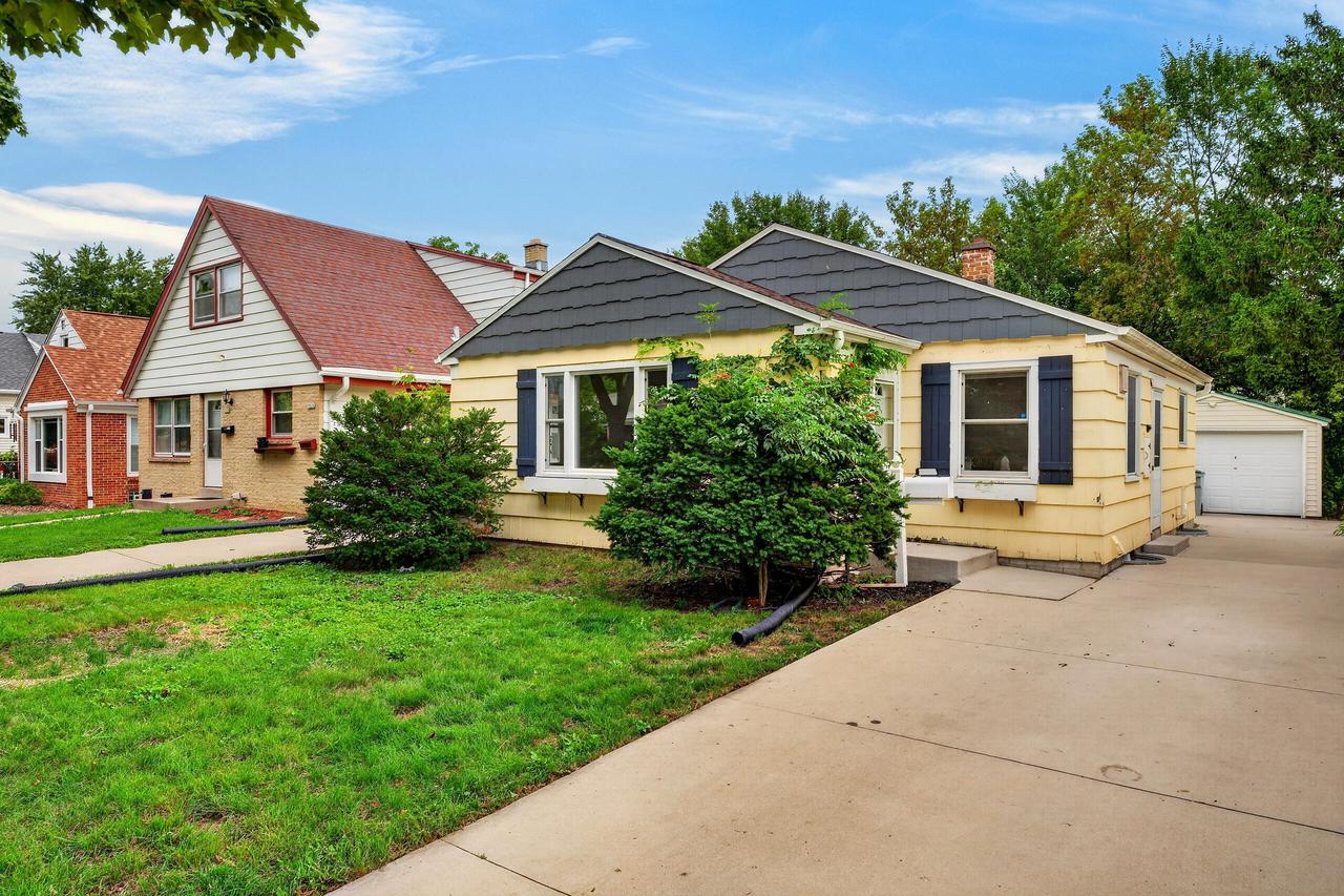 3618 N 94th St, Milwaukee, WI 53222