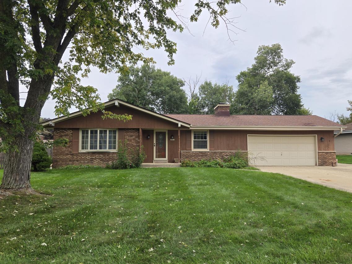 14800 W Fenway Dr, New Berlin, WI 53151
