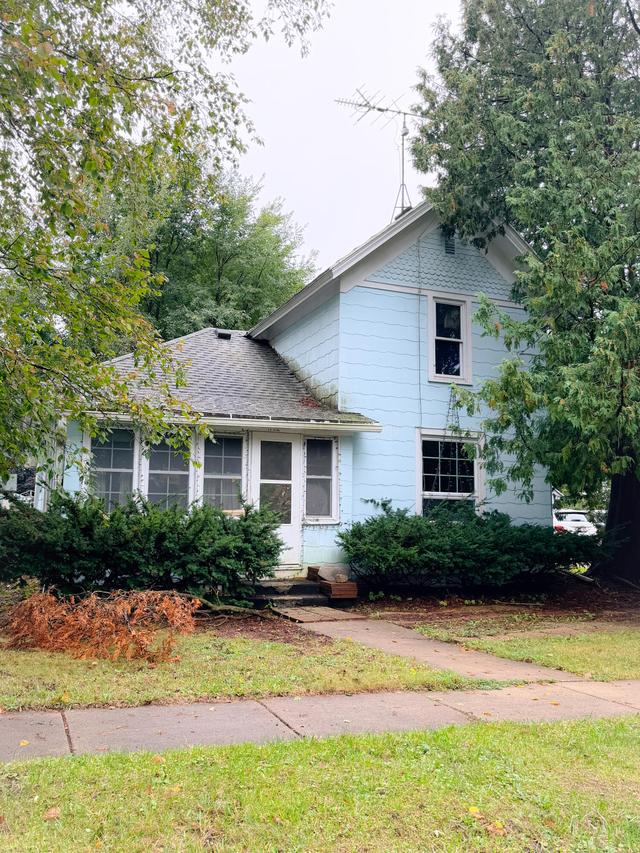 132 Pierce St, Randolph, WI 53956