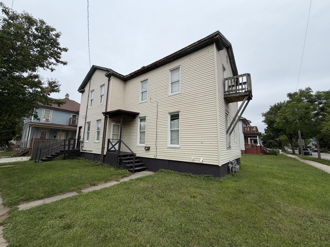 1846 Center St, Racine, WI 53403