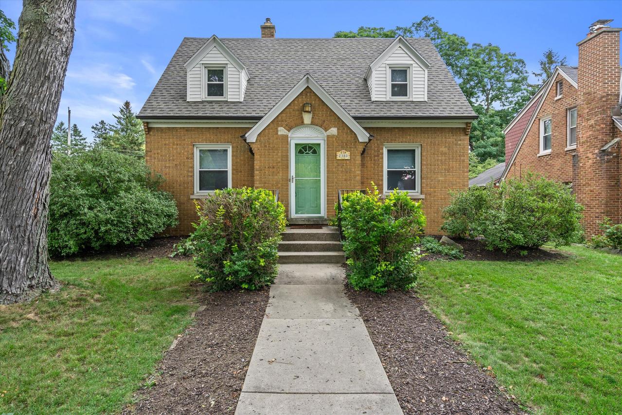 2380 N 115th St., Wauwatosa, WI 53226