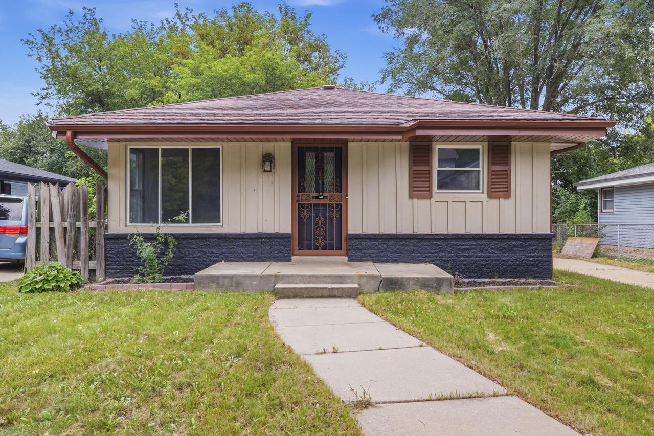 6500 N 52nd St, Milwaukee, WI 53223