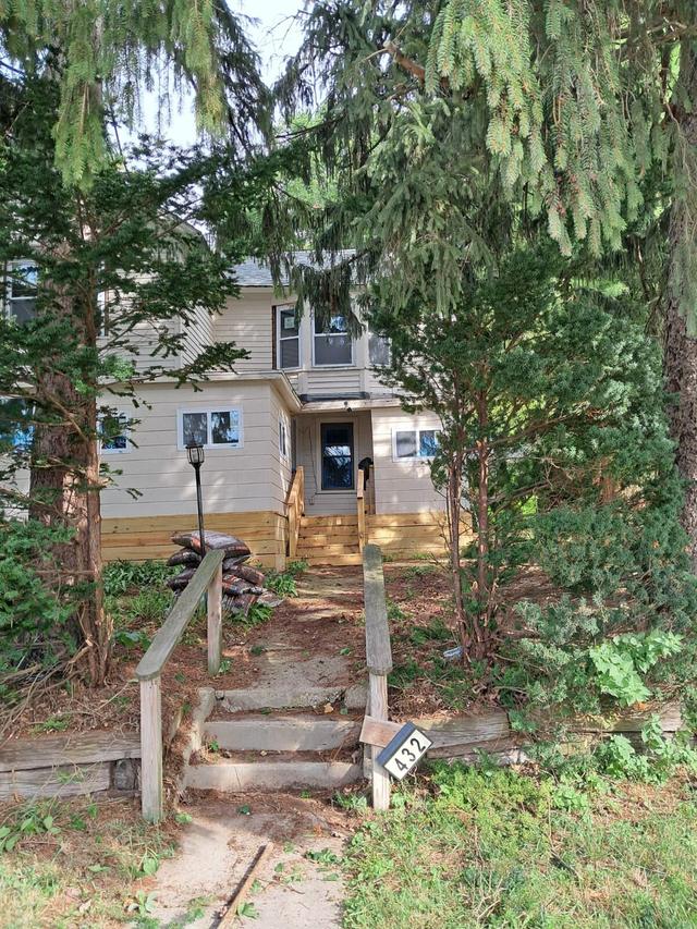 432 W Capitol Dr, Hartland, WI 53029