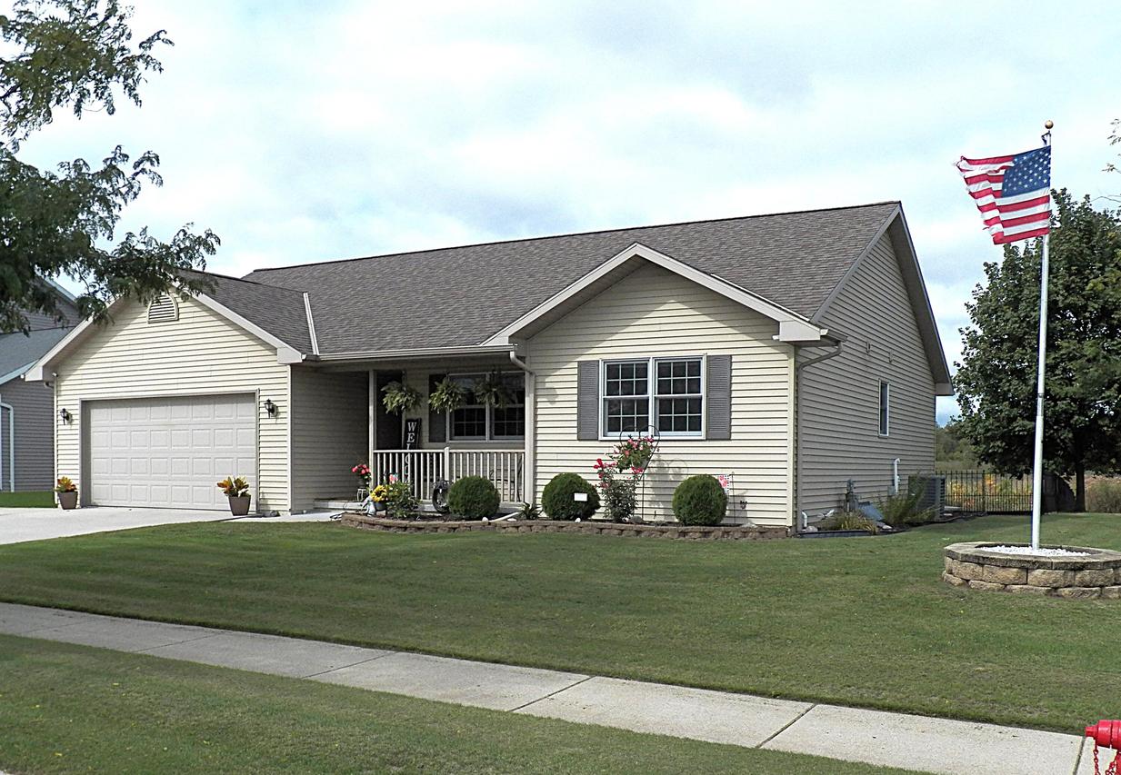 4502 Ridge Ct, Manitowoc, WI 54220