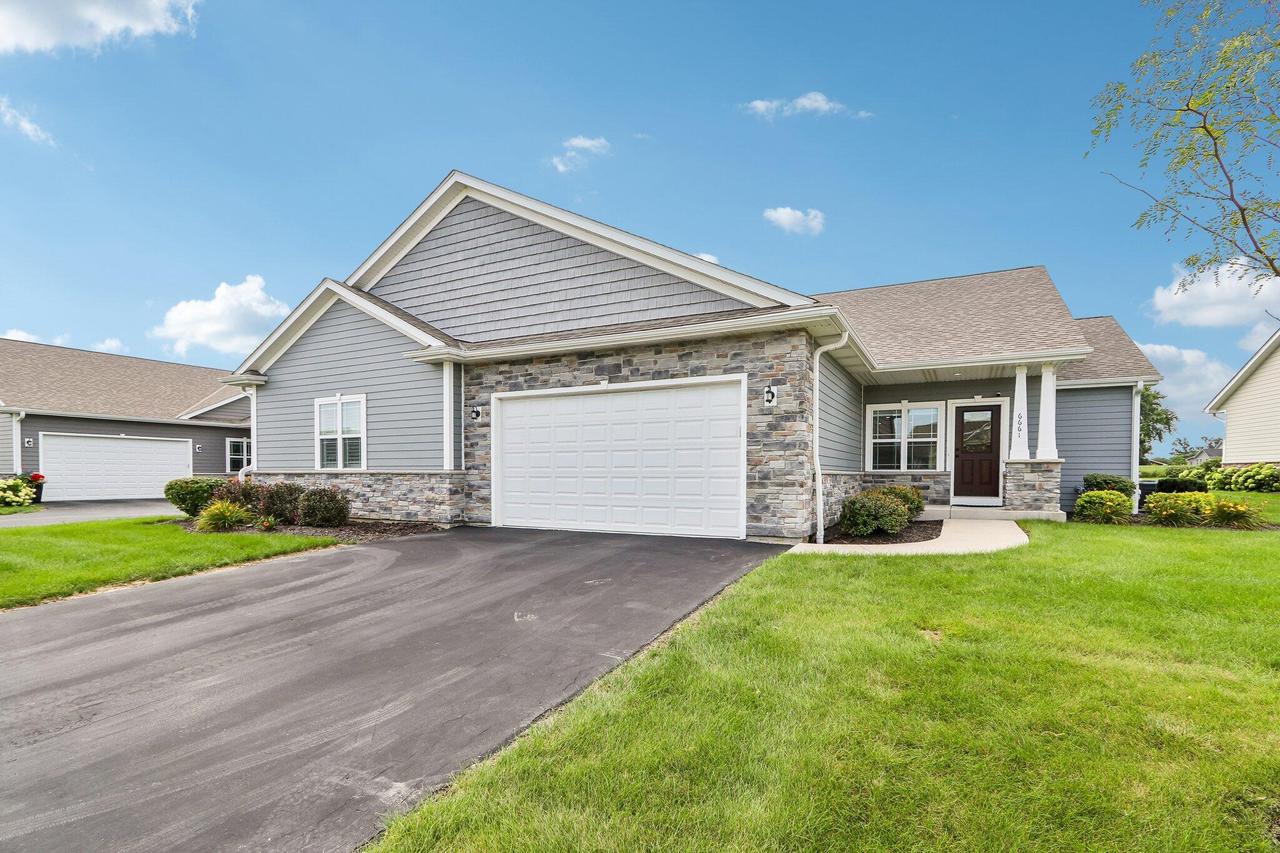 6661 105th St #31, Pleasant Prairie, WI 53158